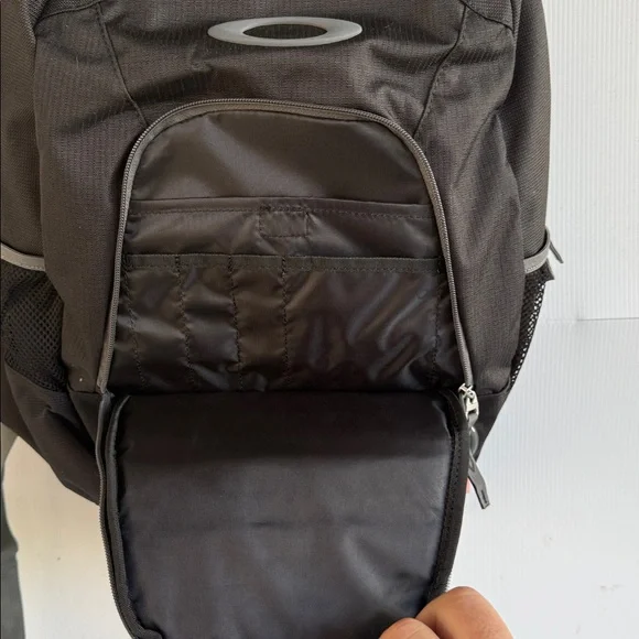 NEW OAKLEY SI 5 SPEED PACK Backpack Jet Black 26L with Laptop Sleeve - Picture 7 of 14